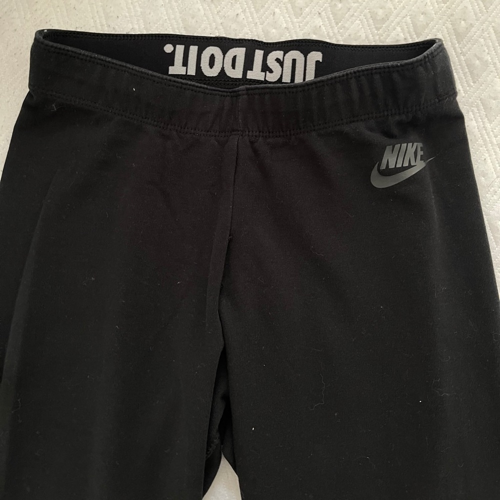 Black and gold detail NIKE LEGGINGS